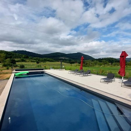 Apartman Fenestra S Terasom I Pogledom Na Gacku オトチャッツ エクステリア 写真
